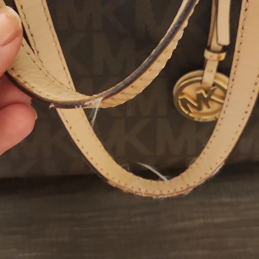 Purse - Picture 2 of 7